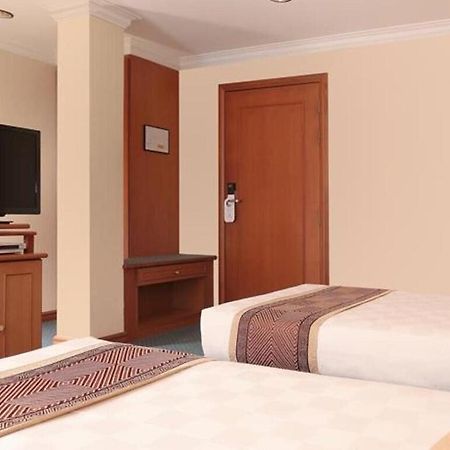 Hotel Sentosa Kuala Belait Exterior photo