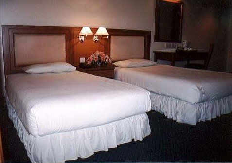 Hotel Sentosa Kuala Belait Exterior photo